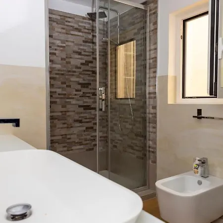 Middle Way Stylish Apartament Bari
